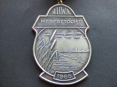 N.H.W.B.(Noord-Hollandse Wandelbond) herfsttocht 1965 ( riet langs het water)